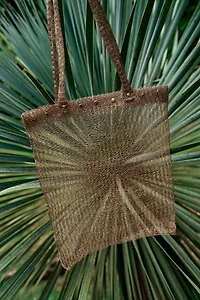 SAC EN MAILLE MÉTALLIQUE À CLOUS