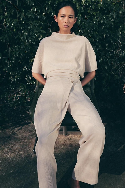 TEXTURED WRAP PANTS