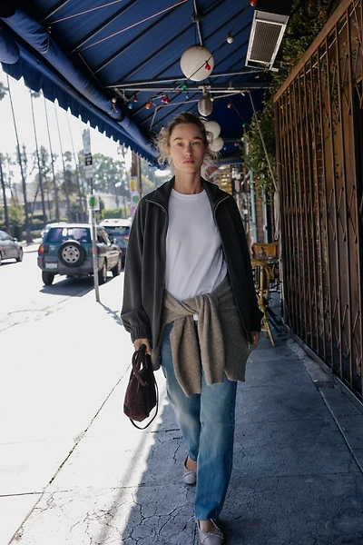 SOFT ZIP SWEATSHIRT