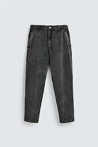 PANTALON CARROT FIT EN VELOURS CÔTELÉ