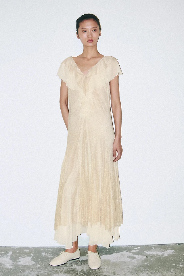 beige lace dress zara RUFFLED ZW COLLECTION at Mall of America® in Bloomington, MN Cat dress up – size_code-M 178 cmMaxi dress made SIZE:XXL