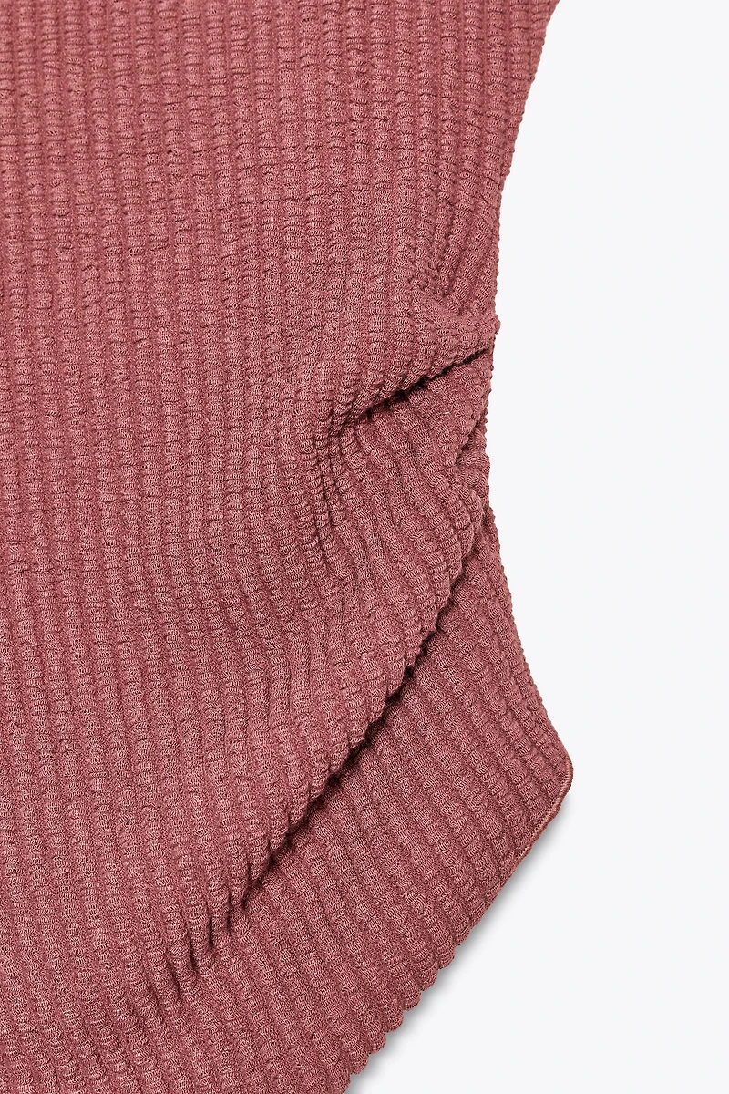 DRAPED TEXTURED TOP