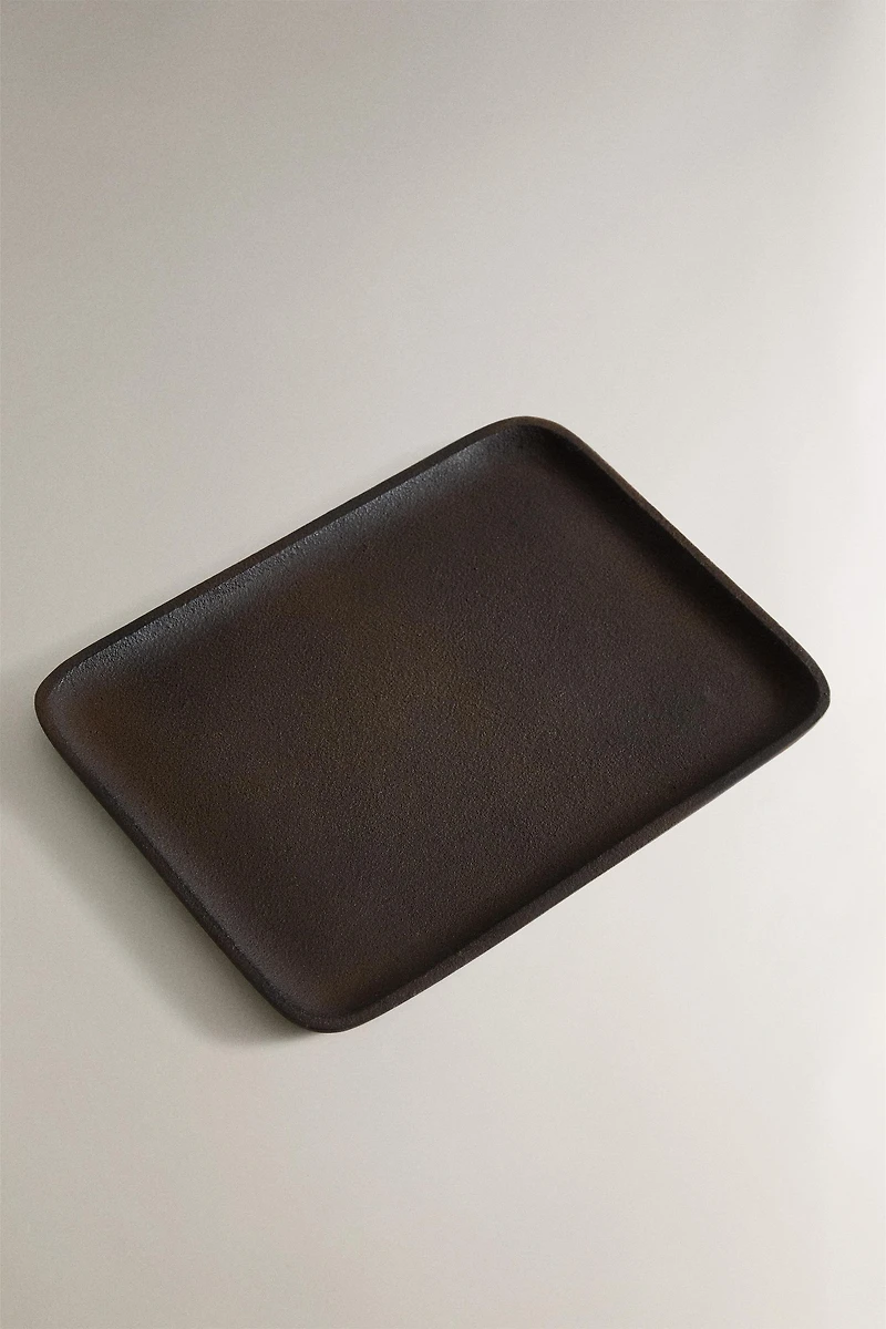 BLACK METAL TRAY