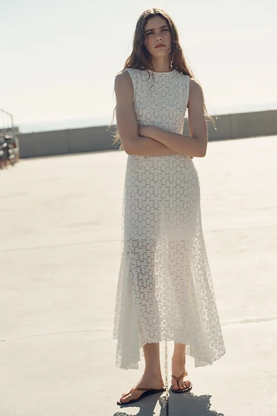 ROBE LONGUE EN DENTELLE