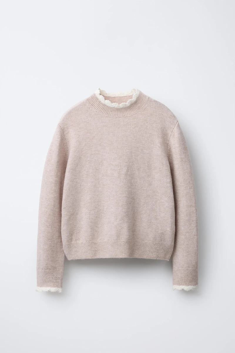 CROCHET TRIM KNIT SWEATER