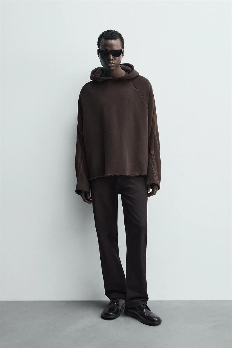 CONTRAST STRIPE SWEATSHIRT