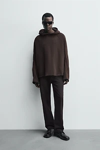 CONTRAST STRIPE SWEATSHIRT