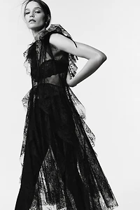 ROBE MI-LONGUE EN DENTELLE ÉDITION LIMITÉE