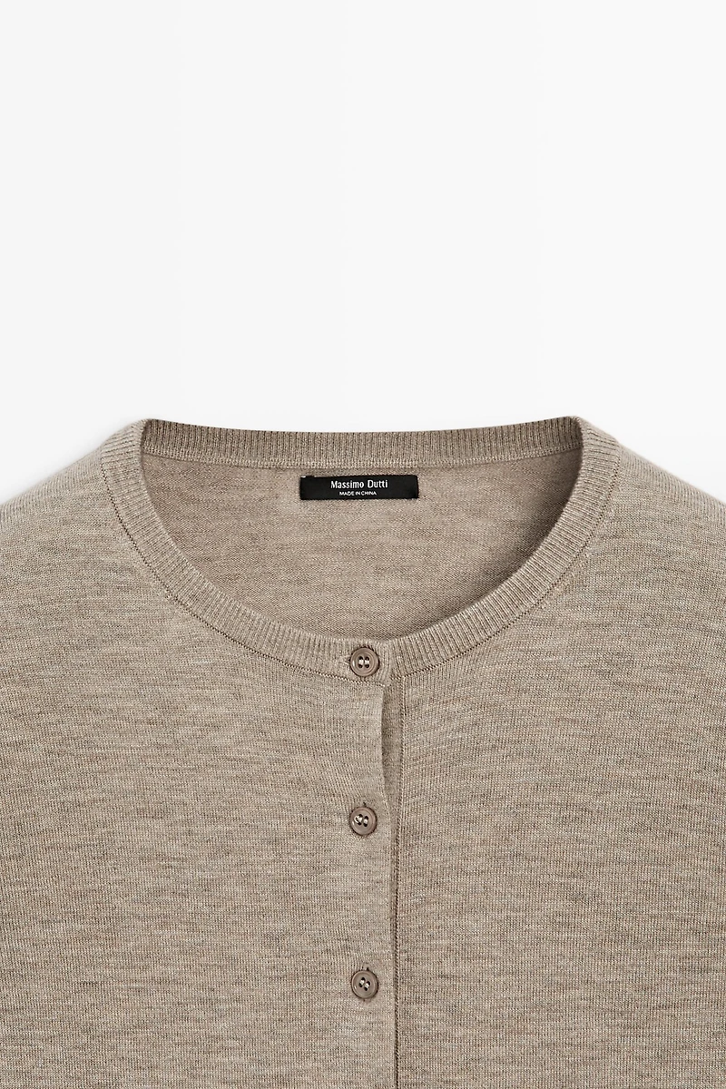 Fine-knit round neck cardigan