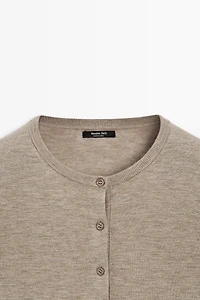 Fine-knit round neck cardigan
