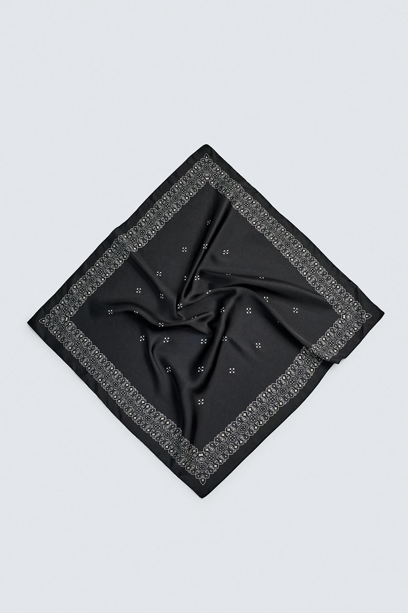 GEOMETRIC PRINT SATIN BANDANA