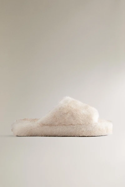 FAUX FUR FLATFORM SLIPPERS
