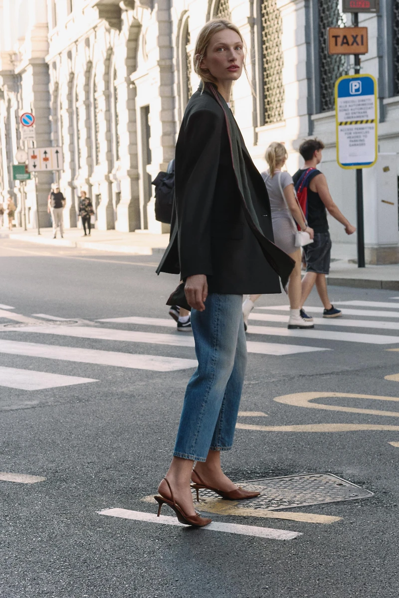 OVERSIZED DOUBLE-BREASTED BLAZER