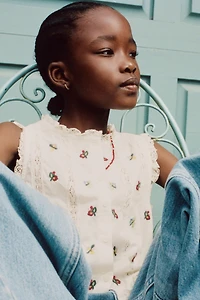 EMBROIDERED LACE BLOUSE