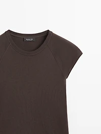 Cotton T-shirt with short raglan sleeves