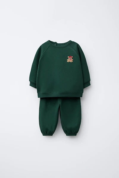 TERRY PATCH SWEATSHIRT AND JOGGER PANTS SET