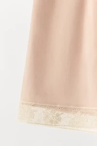 SATIN EFFECT LACE SHORTS