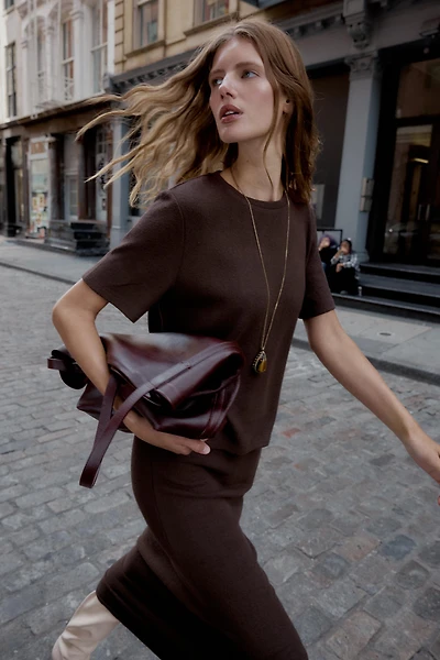CUT-OUT KNIT TOP