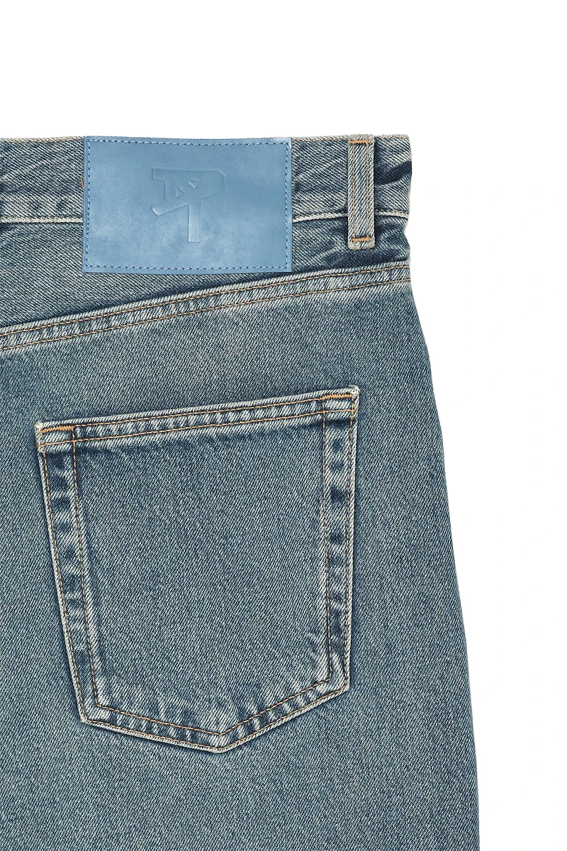BERMUDA EN JEAN STRAIGHT FIT