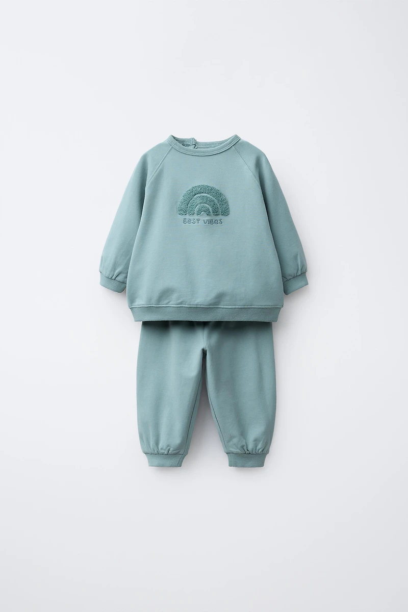 EMBROIDERED LOOPBACK SWEATSHIRT AND JOGGER SET
