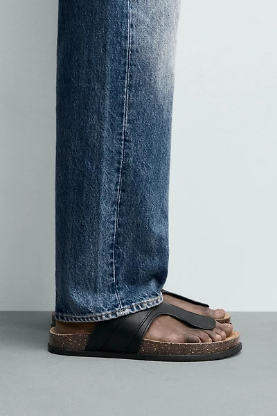 STRAP SANDALS