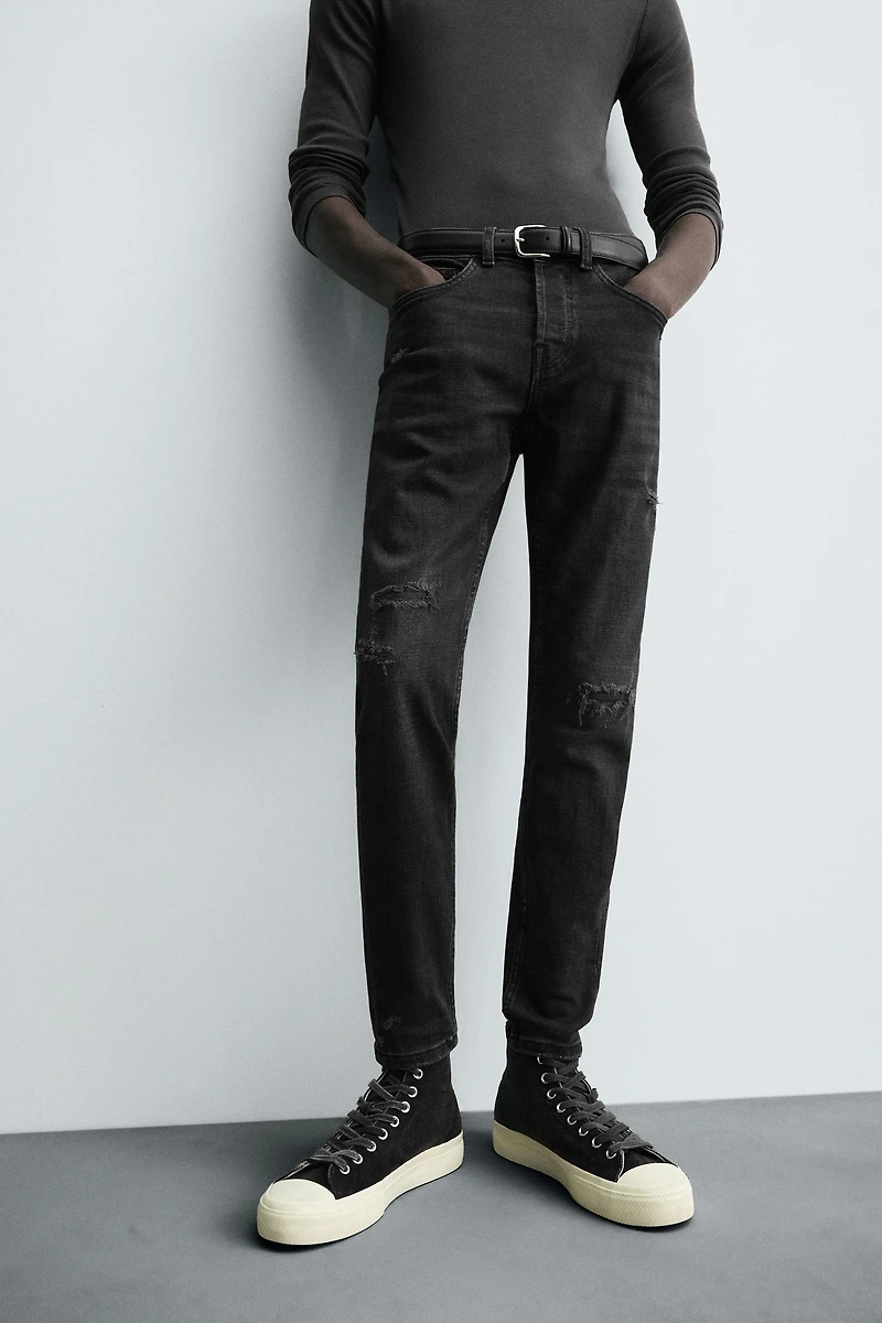 RIPPED SKINNY FIT JEANS