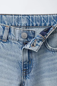 RIPPED STRAIGHT JEANS