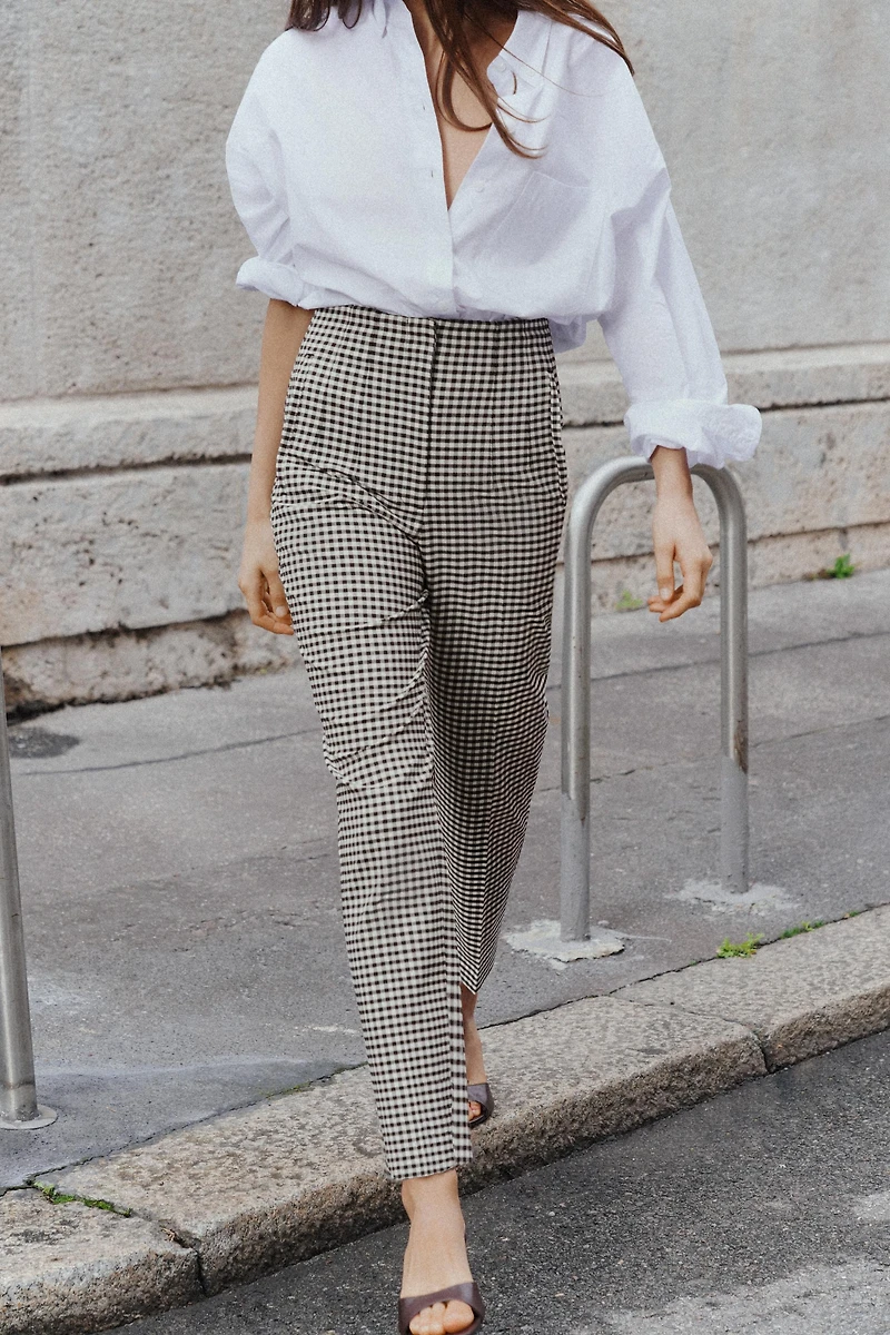 HIGH-WAISTED PANTS
