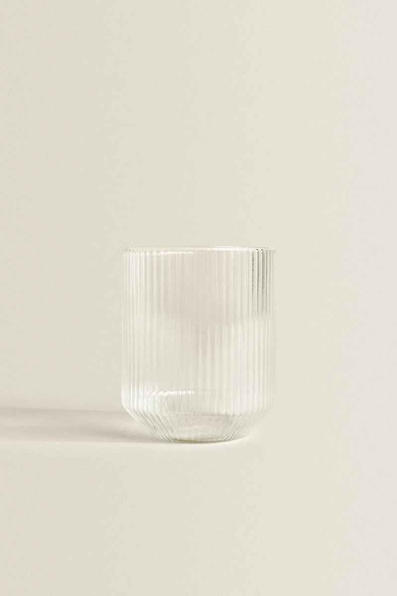 BOROSILICATE GLASS TUMBLER WITH RAISED LINES