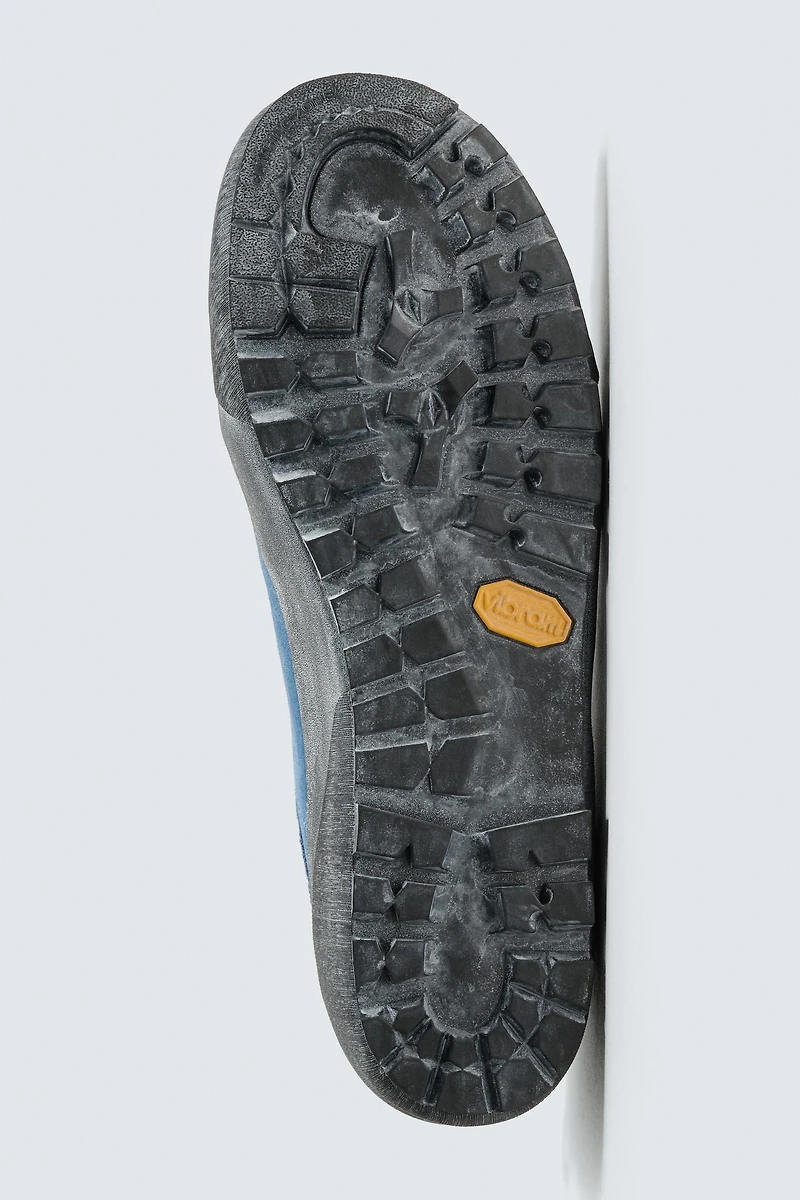 LEATHER SNEAKERS WITH VIBRAM® SOLE AARON LEVINE X ZARA