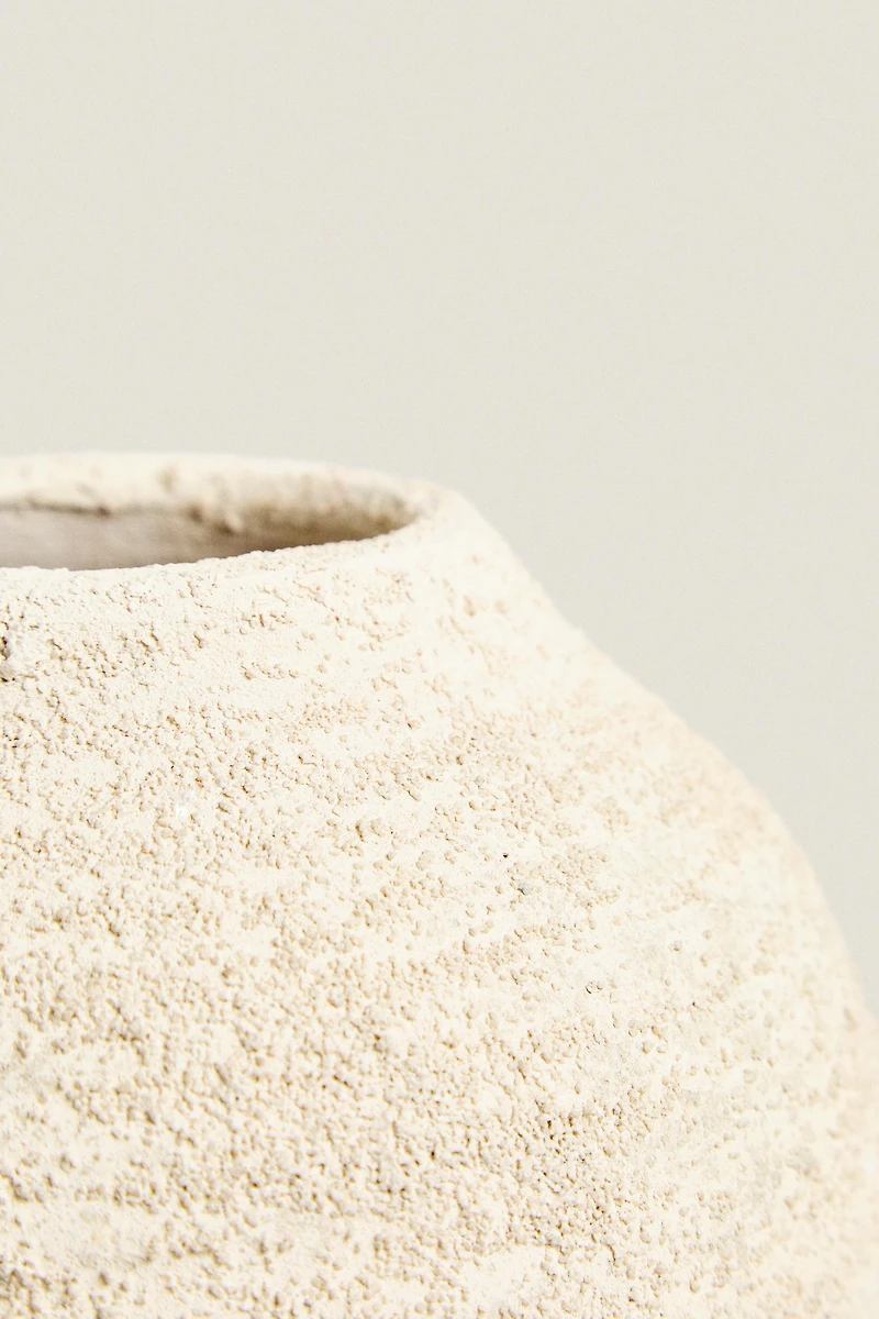 CERAMIC VASE