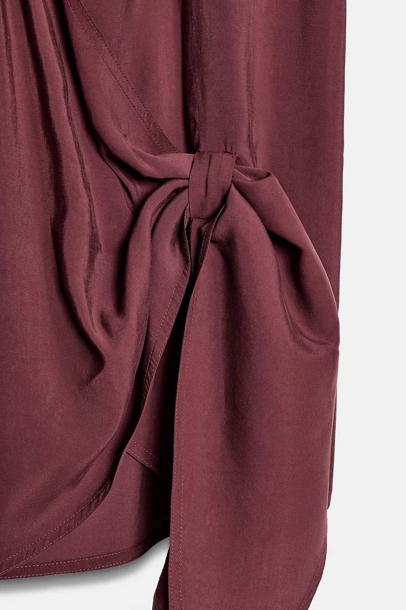 FLOWY KNOTTED TOP