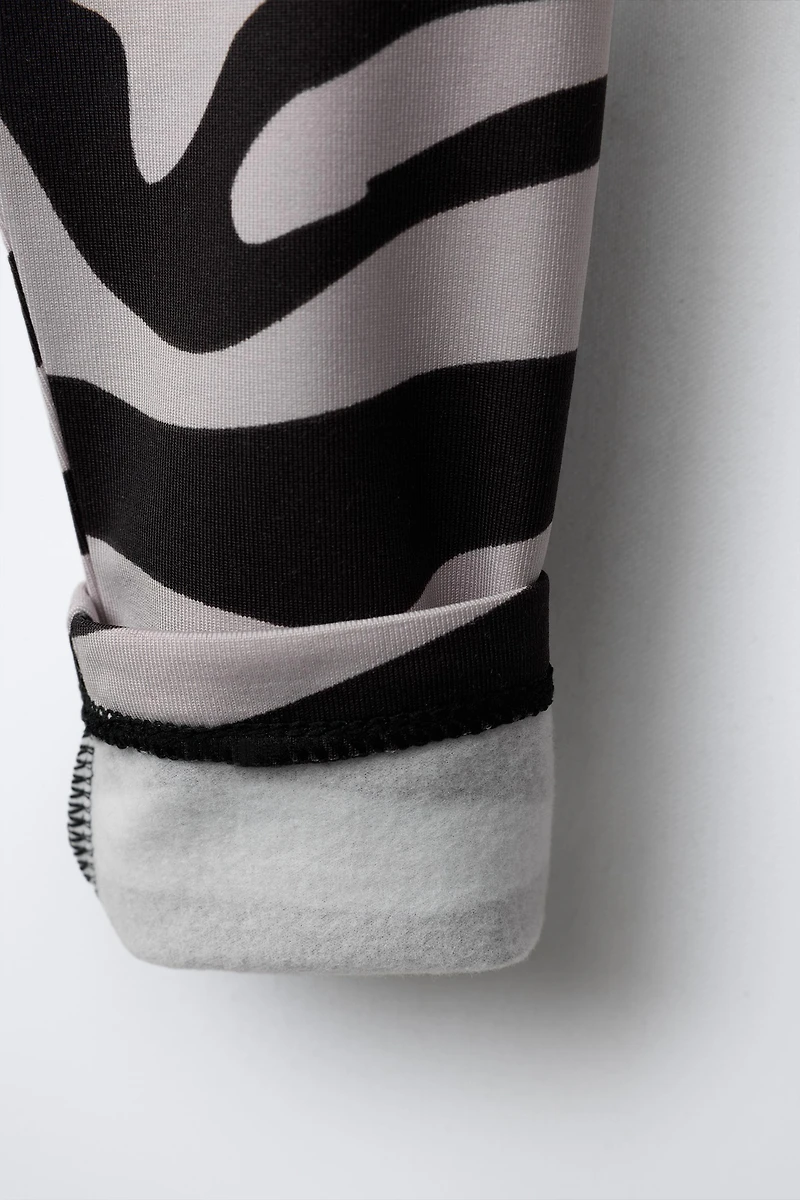 BREATHABLE ZEBRA LEGGINGS