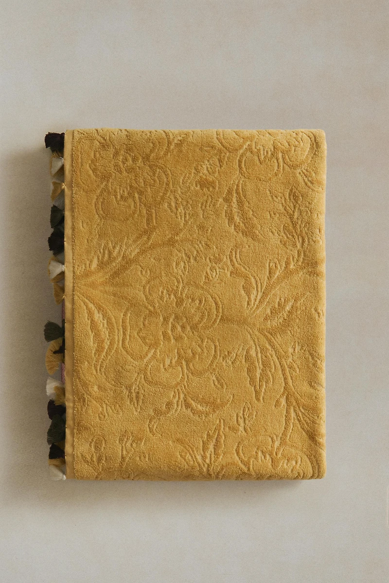 JACQUARD POMPOM BATH TOWEL