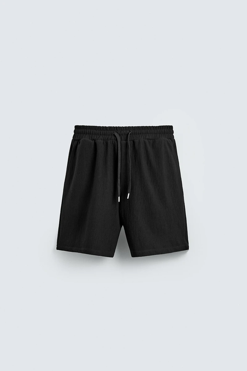 TEXTURED JOGGER SHORTS