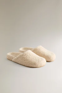 FAUX SHEARLING CLOGS