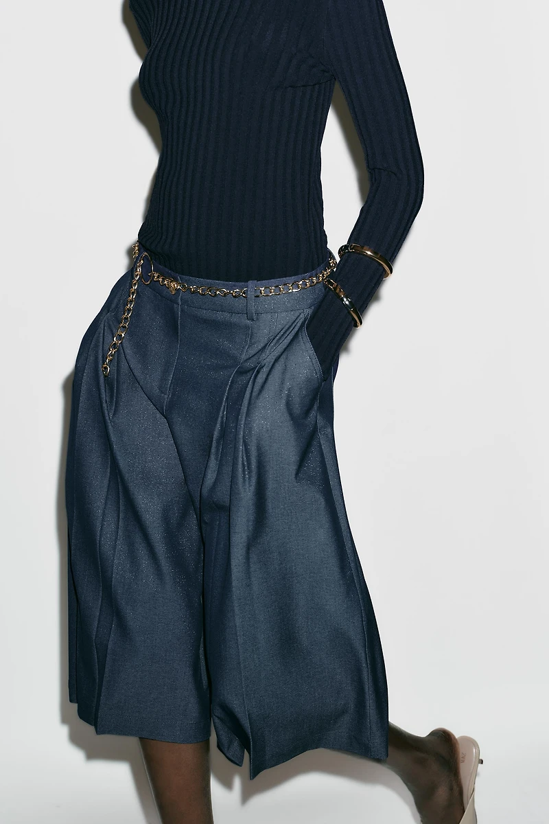 BELTED CHAIN LONG SHORTS