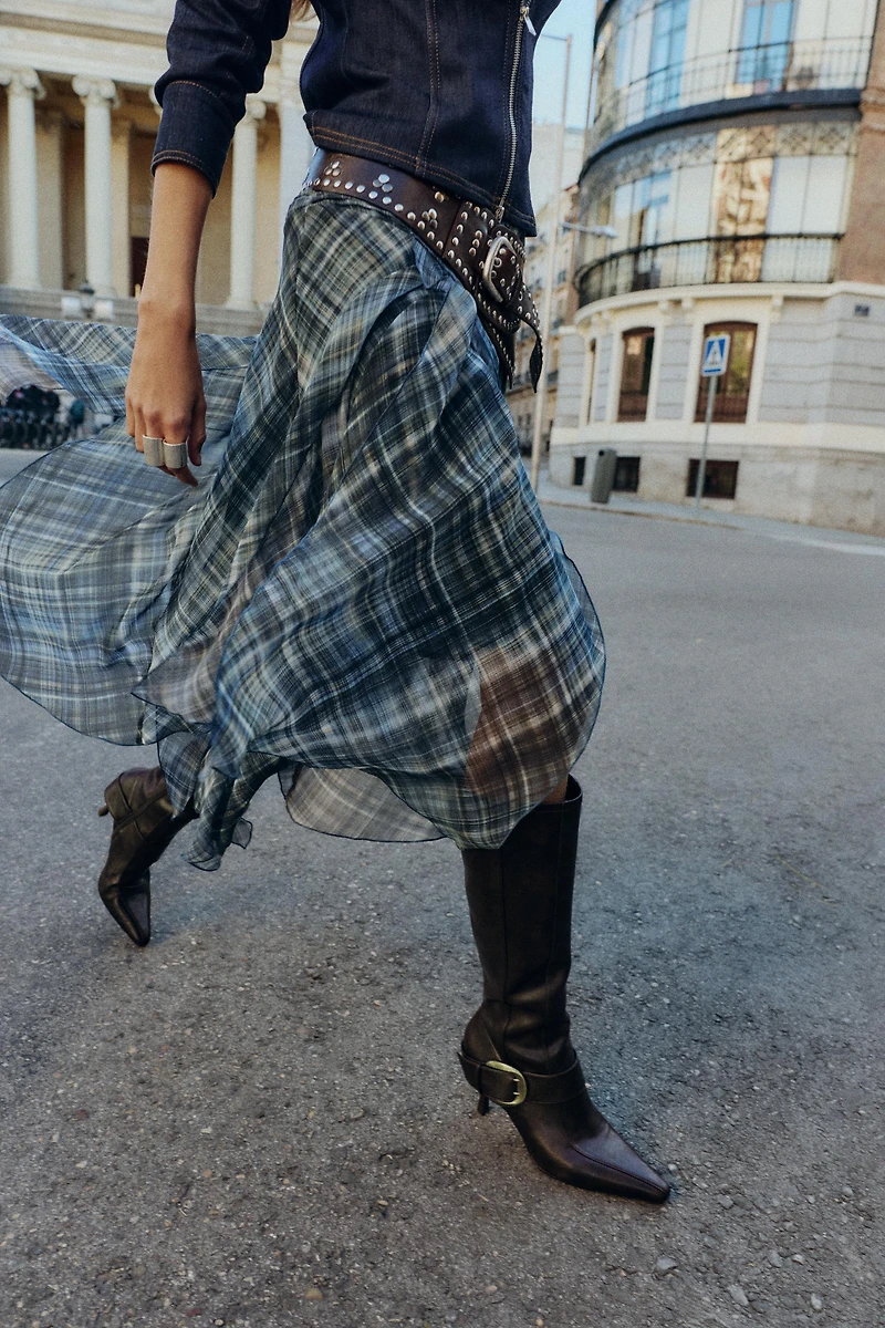 JUPE MI-LONGUE ASYMÉTRIQUE À CARREAUX