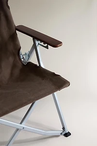FOLDING CHAIR WITH ARMRESTS AND HANDLE