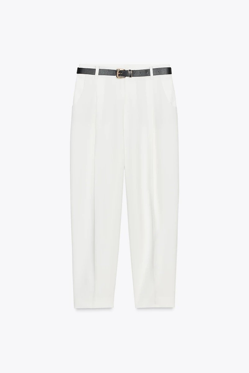 PANTALON À PINCES ET CEINTURE