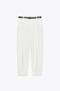 PANTALON À PINCES ET CEINTURE