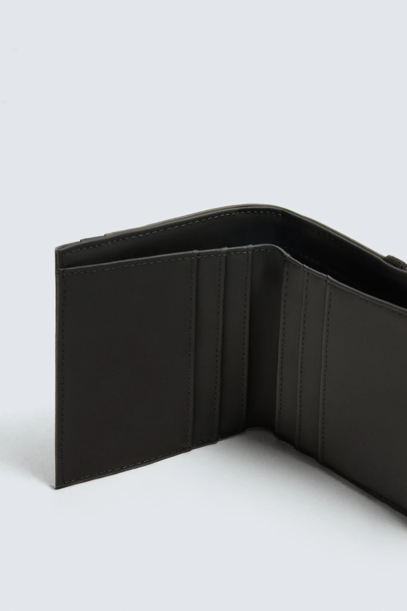 RUBBERIZED COIN WALLET