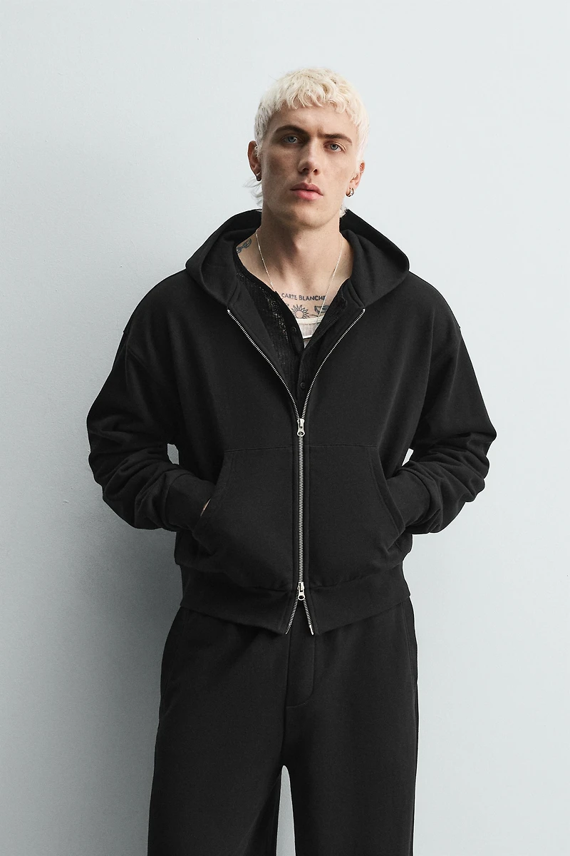 CROPPED FIT HOODIE SWEATSHIRT