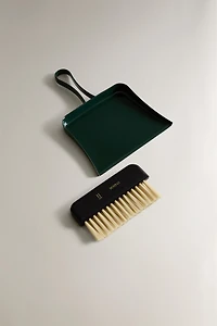 BRUSH AND DUSTPAN SET
