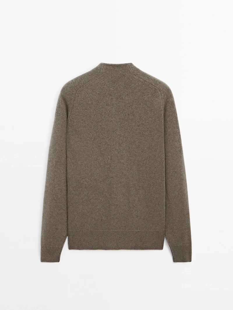 100% cashmere knit cardigan