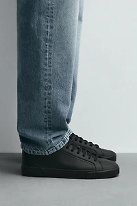 BASIC SNEAKERS