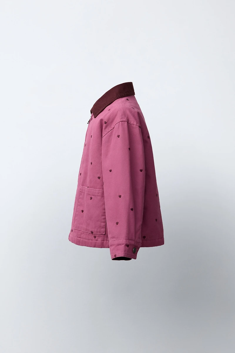 BLOUSON EN TOILE À CŒURS BRODÉS