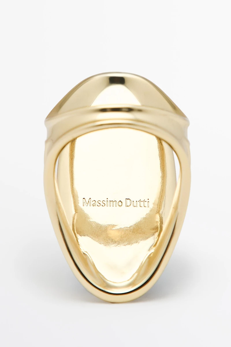 Oval Quartz Ring