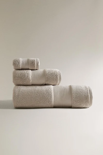 EXTRA SOFT BATH TOWEL (800 GXM²)