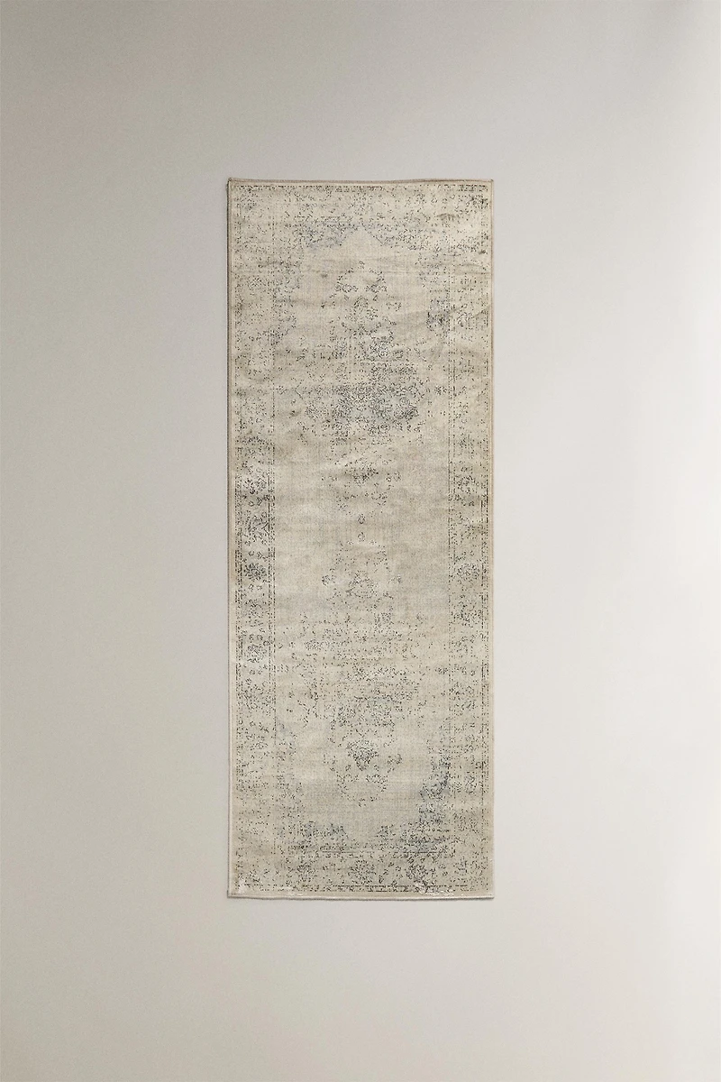 VINTAGE STYLE AREA RUG